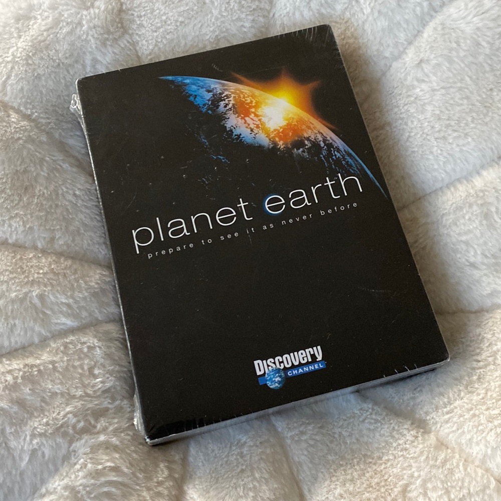 NIP Planet Earth DVD set by Discovery Channel
